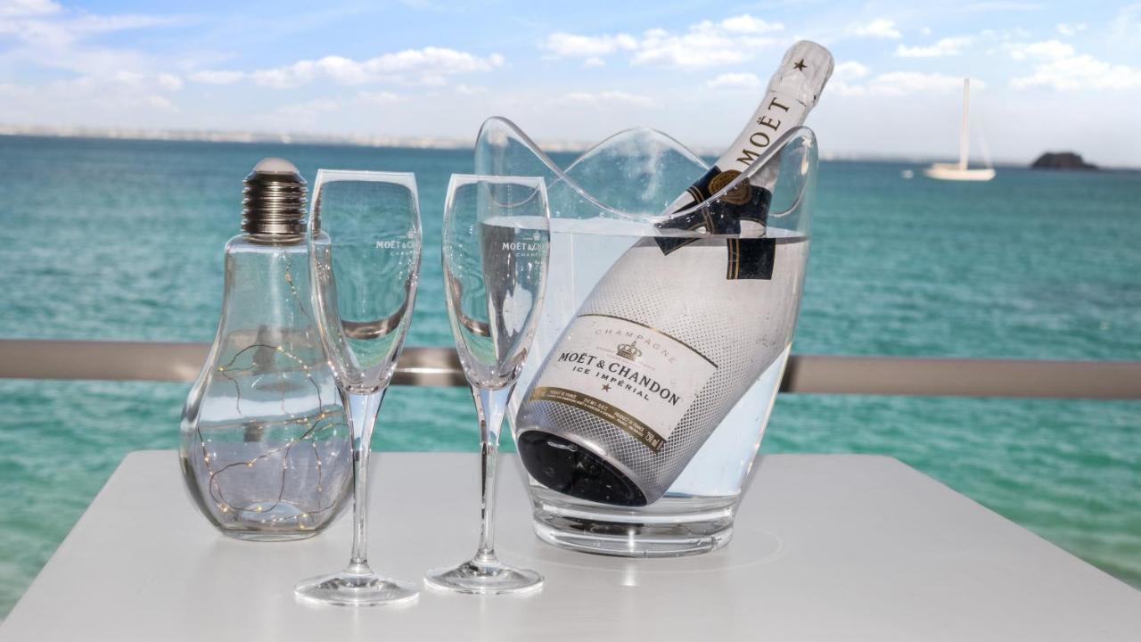 Official Page "Residence Bleu Marine" - Sea View Apartments & Studios - Saint-Martin French Side 格兰德凯斯 外观 照片